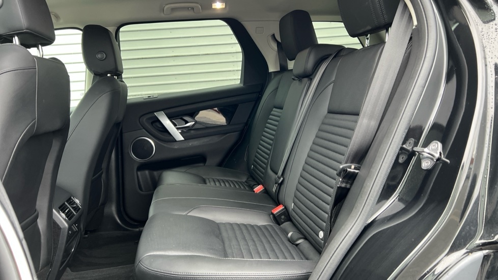 Used Land Rover Discovery Sport 2025 for sale - 76870024: Photo 4