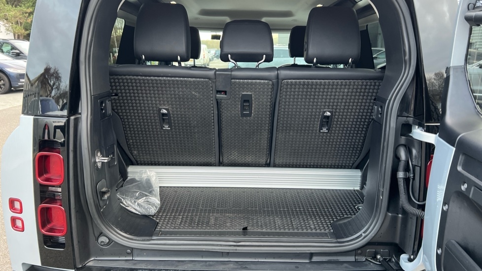 Used Land Rover Defender 2022 for sale - 76302241: Photo 10