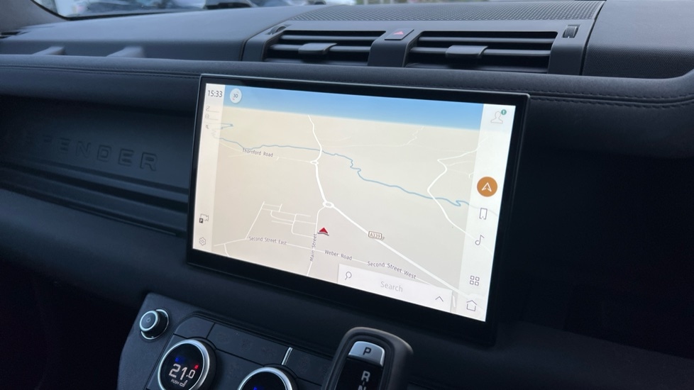 Used Land Rover Defender 2022 for sale - 76302241: Photo 11