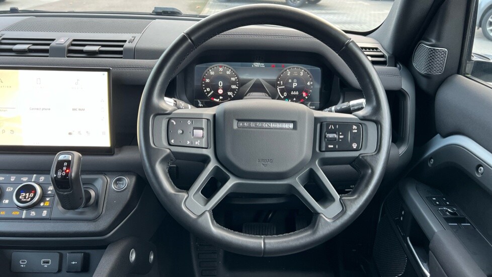 Used Land Rover Defender 2022 for sale - 76302241: Photo 15