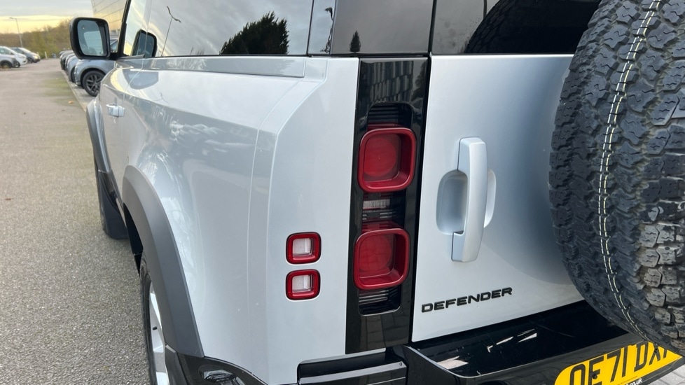 Used Land Rover Defender 2022 for sale - 76302241: Photo 19