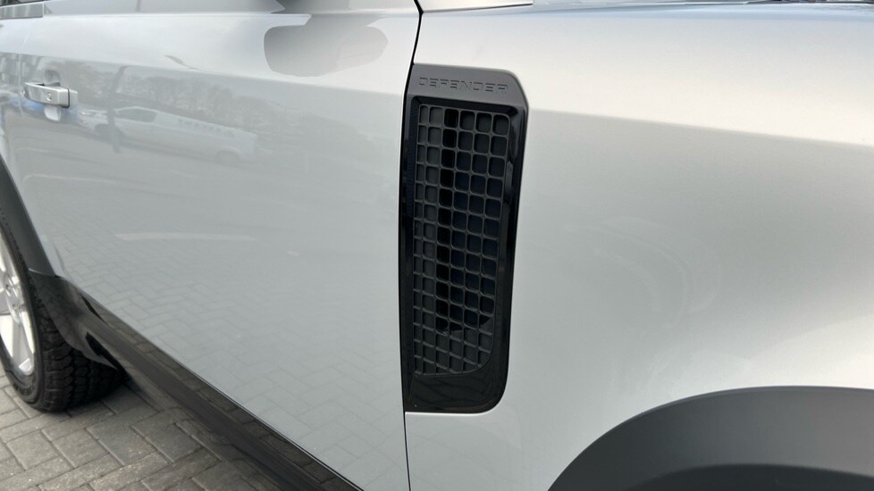 Used Land Rover Defender 2022 for sale - 76302241: Photo 22