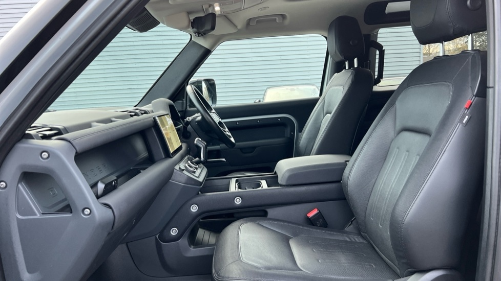 Used Land Rover Defender 2022 for sale - 76302241: Photo 3