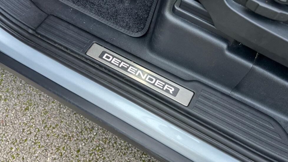 Used Land Rover Defender 2022 for sale - 76302241: Photo 39