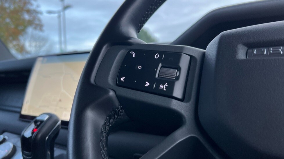 Used Land Rover Defender 2022 for sale - 76302241: Photo 48