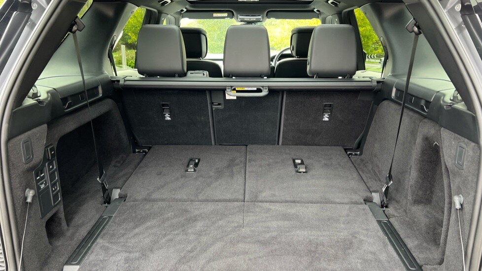 Used Land Rover Discovery 2024 for sale - 76007961: Photo 10