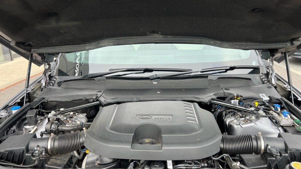 Used Land Rover Discovery 2024 for sale - 76007961: Photo 30