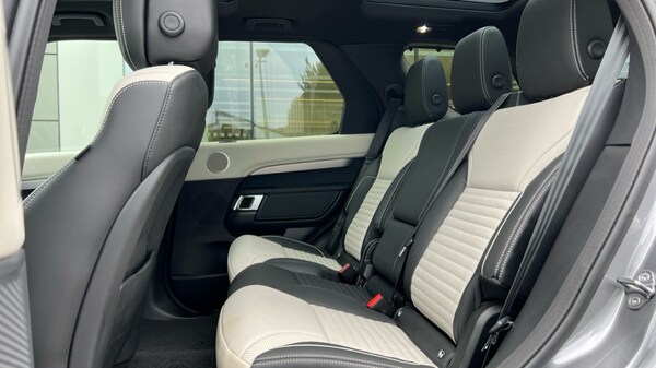 Used Land Rover Discovery 2024 for sale - 76007961: Photo 4