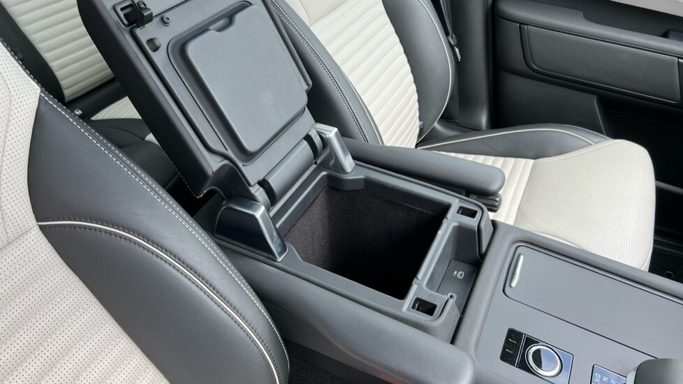 Used Land Rover Discovery 2024 for sale - 76007961: Photo 53