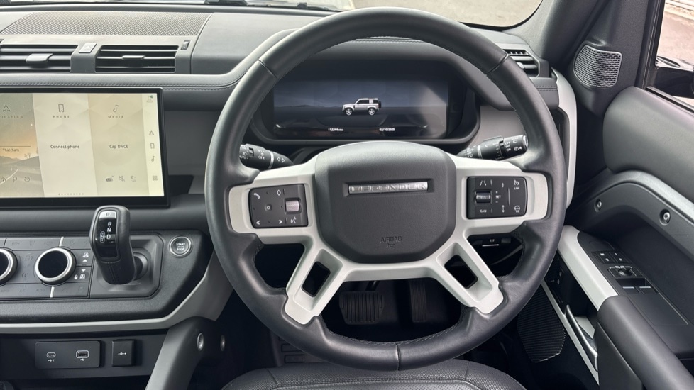 Used Land Rover Defender 2024 for sale - 76474858: Photo 15