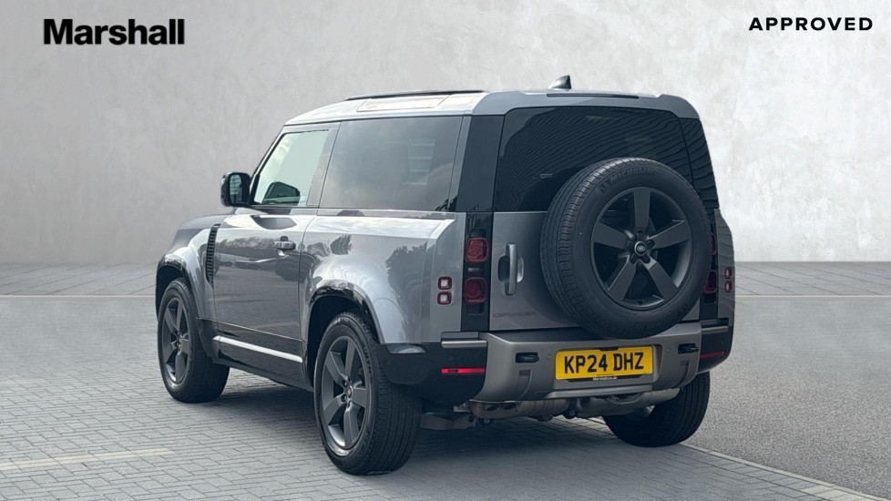 Used Land Rover Defender 2024 for sale - 76474858: Photo 2