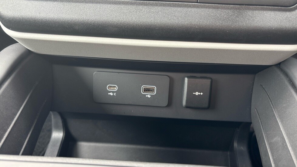 Used Land Rover Defender 2024 for sale - 76474858: Photo 40