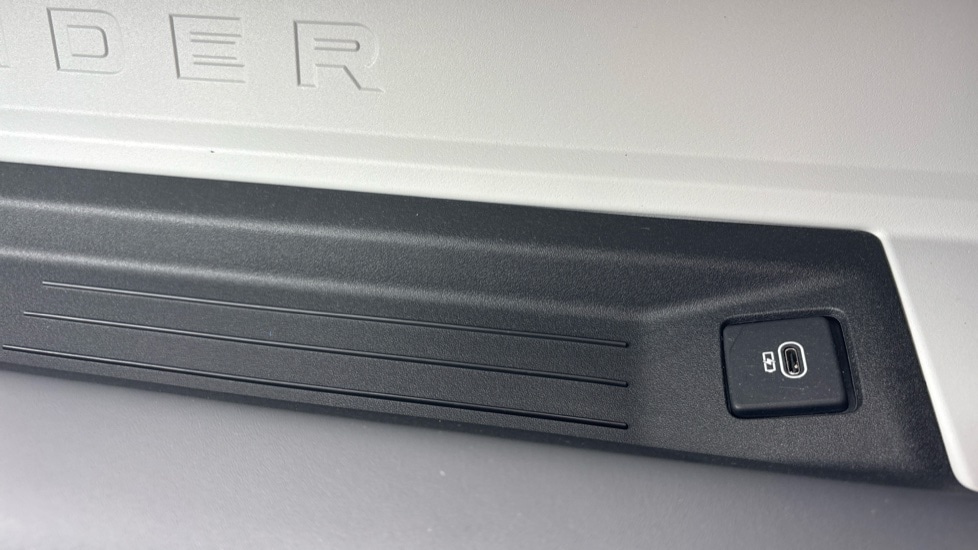 Used Land Rover Defender 2024 for sale - 76474858: Photo 42