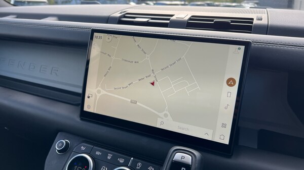 Used Land Rover Defender 2023 for sale - 76190904: Photo 11