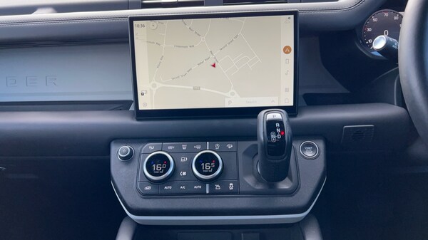 Used Land Rover Defender 2023 for sale - 76190904: Photo 14