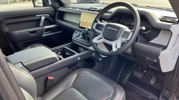 Used Land Rover Defender 2023 for sale - 76190904: Photo 28