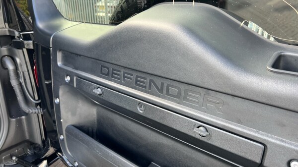 Used Land Rover Defender 2023 for sale - 76190904: Photo 36