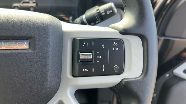 Used Land Rover Defender 2023 for sale - 76190904: Photo 45
