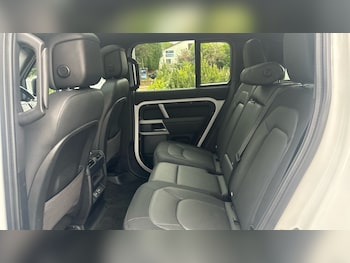 Used Land Rover Defender 2023 for sale - 75443167: Photo