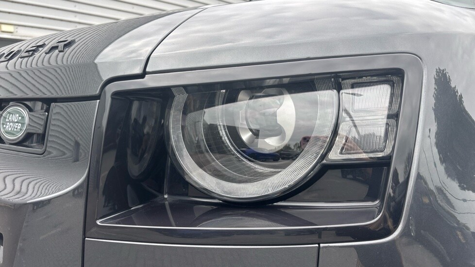 Used Land Rover Defender 2023 for sale - 76067003: Photo 17