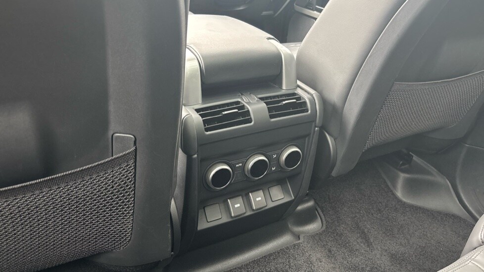 Used Land Rover Defender 2023 for sale - 76067003: Photo 18