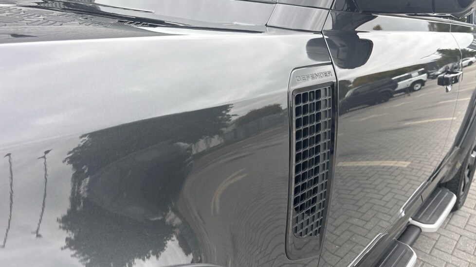 Used Land Rover Defender 2023 for sale - 76067003: Photo 20