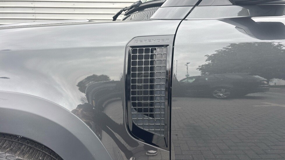 Used Land Rover Defender 2023 for sale - 76067003: Photo 22