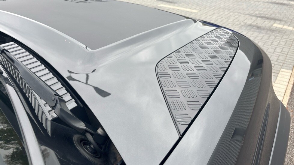 Used Land Rover Defender 2023 for sale - 76067003: Photo 24