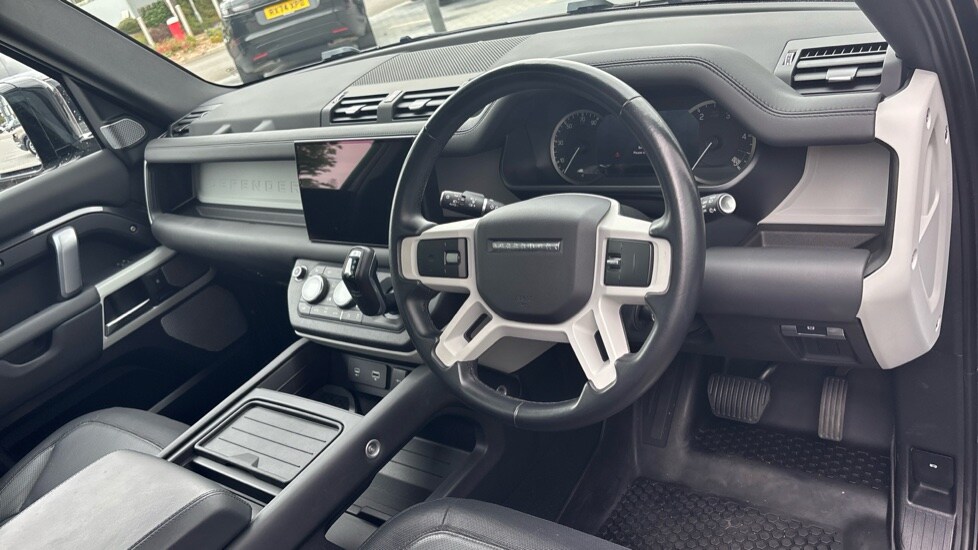 Used Land Rover Defender 2023 for sale - 76067003: Photo 28