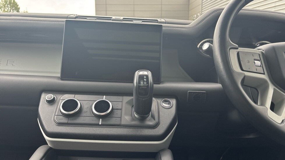 Used Land Rover Defender 2023 for sale - 76067003: Photo 29