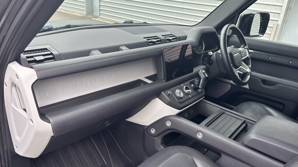 Used Land Rover Defender 2023 for sale - 76067003: Photo 3