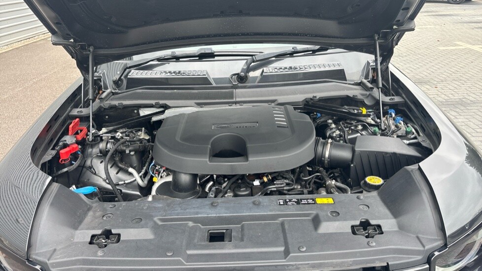 Used Land Rover Defender 2023 for sale - 76067003: Photo 30