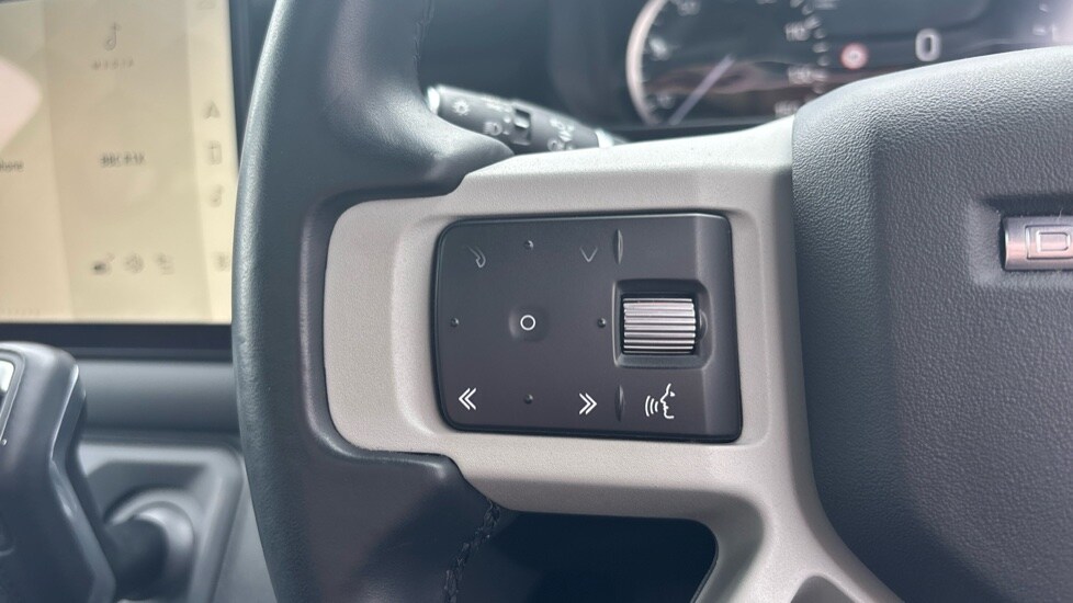 Used Land Rover Defender 2023 for sale - 76067003: Photo 49
