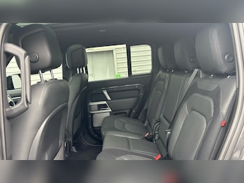 Used Land Rover Defender 2023 for sale - 76067003: Photo 4