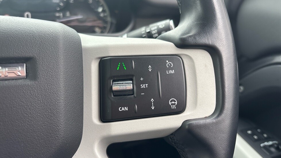 Used Land Rover Defender 2023 for sale - 76067003: Photo 50