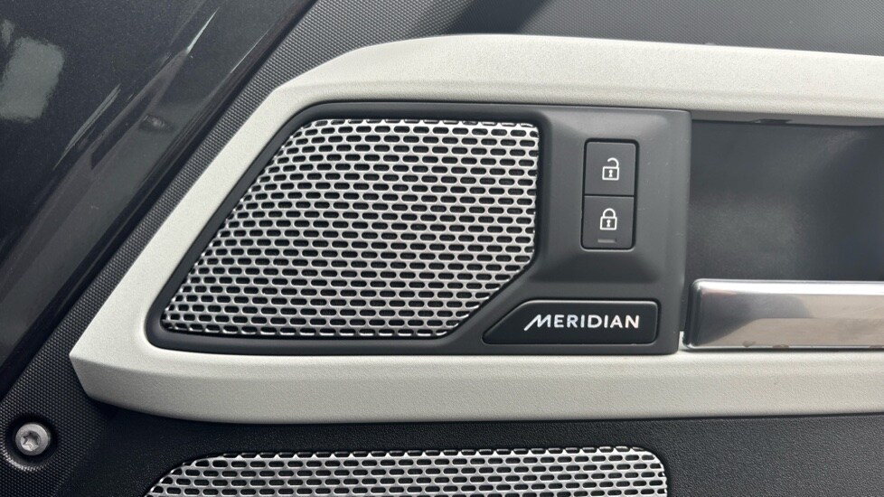 Used Land Rover Defender 2023 for sale - 76067003: Photo 58