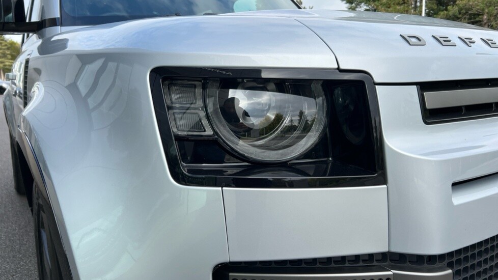 Used Land Rover Defender 2024 for sale - 76870299: Photo 17