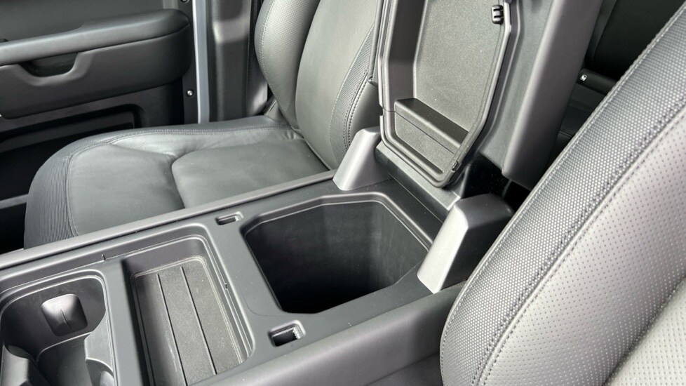 Used Land Rover Defender 2024 for sale - 76870299: Photo 41