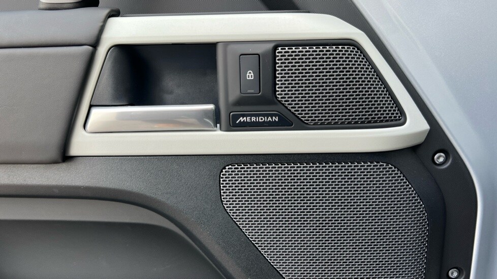 Used Land Rover Defender 2024 for sale - 76870299: Photo 44