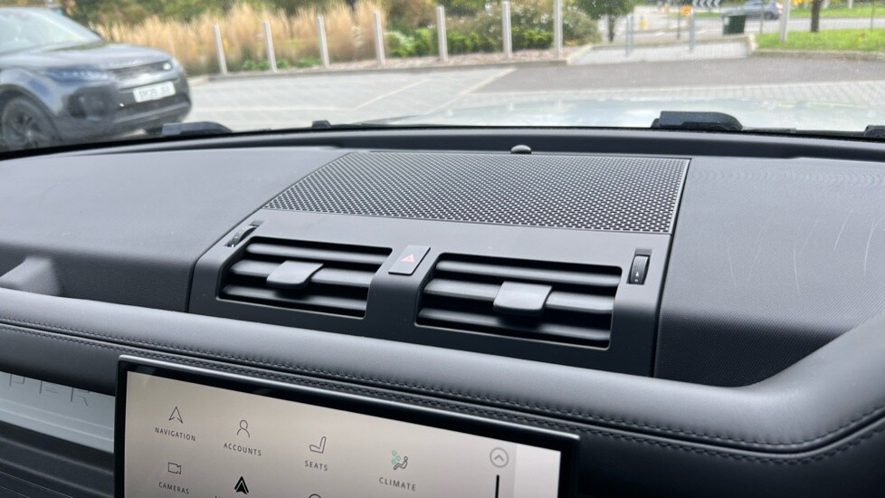 Used Land Rover Defender 2024 for sale - 76870299: Photo 67