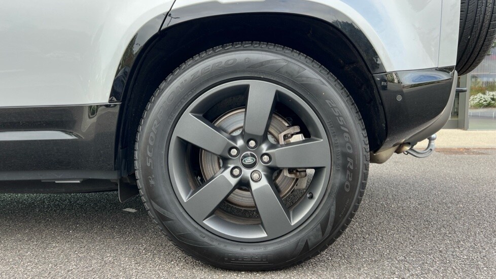 Used Land Rover Defender 2024 for sale - 76870299: Photo 8