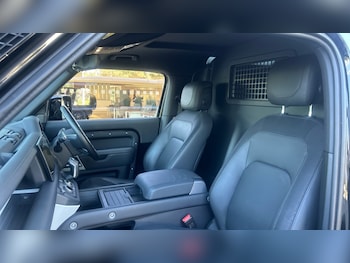Used Land Rover Defender 2023 for sale - 75541162: Photo