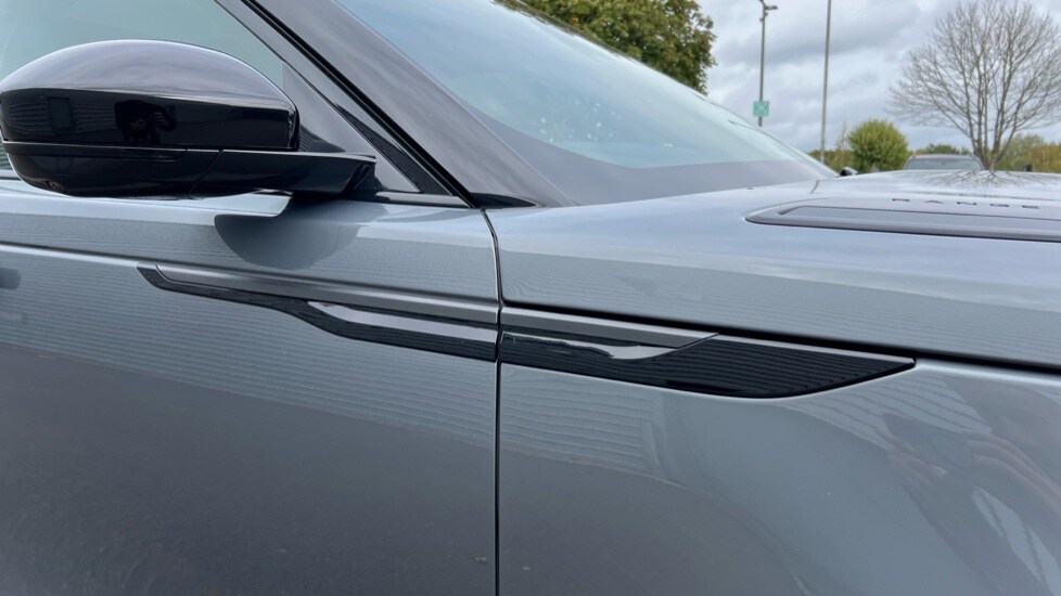 Used Land Rover Range Rover Velar 2025 for sale - 76007615: Photo 24