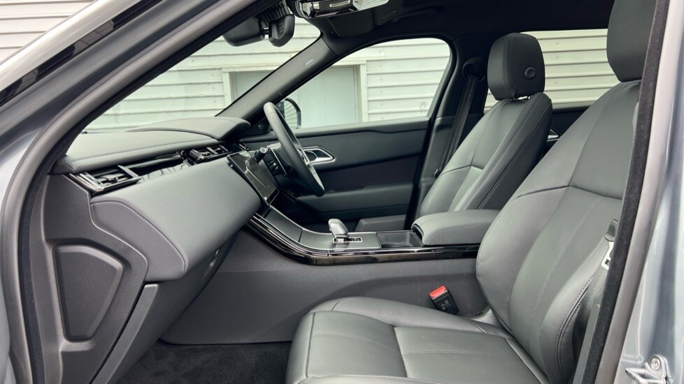 Used Land Rover Range Rover Velar 2025 for sale - 76007615: Photo 3