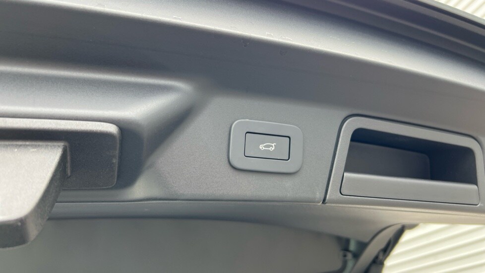 Used Land Rover Range Rover Velar 2025 for sale - 76007615: Photo 44