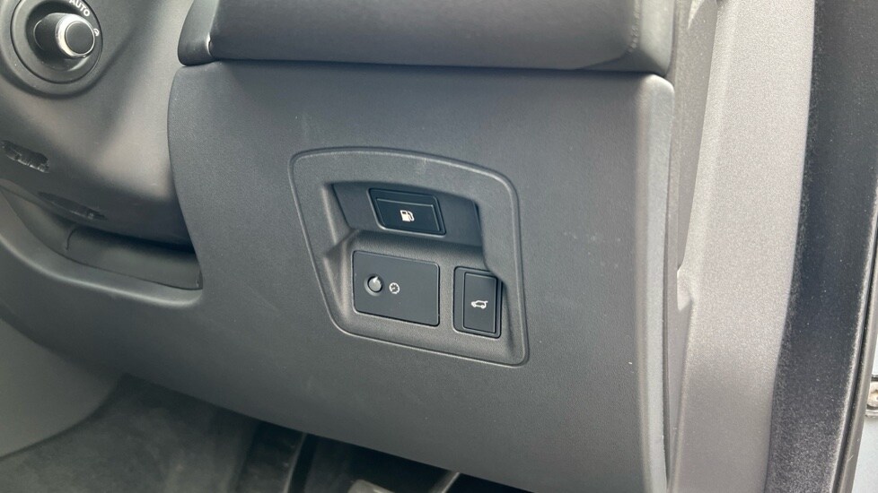 Used Land Rover Range Rover Velar 2025 for sale - 76007615: Photo 56