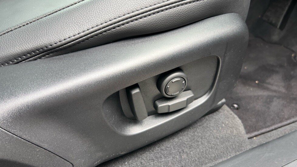 Used Land Rover Range Rover Velar 2025 for sale - 76007615: Photo 57