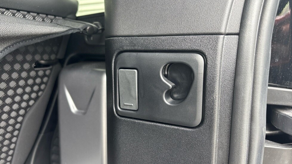 Used Land Rover Defender 2024 for sale - 76007805: Photo 36