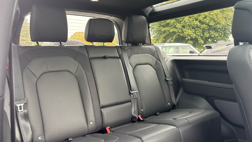 Used Land Rover Defender 2024 for sale - 76007805: Photo 4