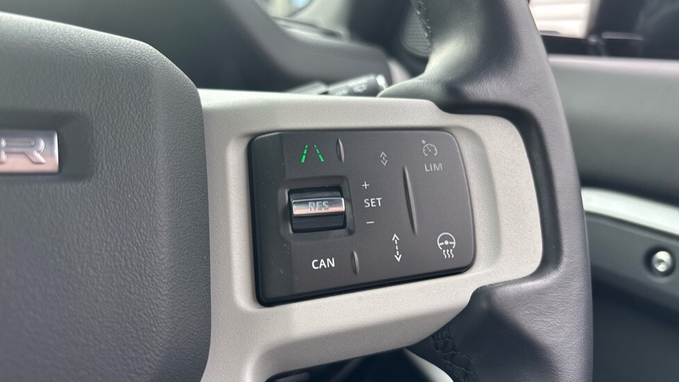 Used Land Rover Defender 2024 for sale - 76007805: Photo 46